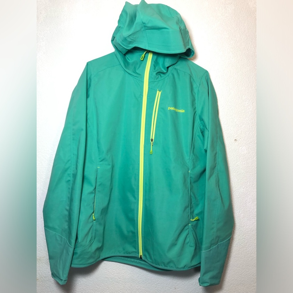 Patagonia Green Hooded Softshell Jacket with Yellow Accents - Picture 10 of 12